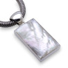 pendentif femme nacre