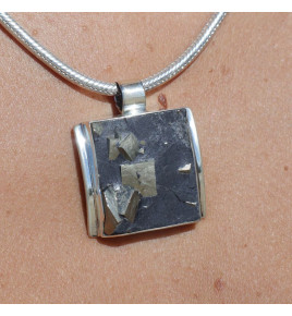 pendentif pyrite sur ardoise