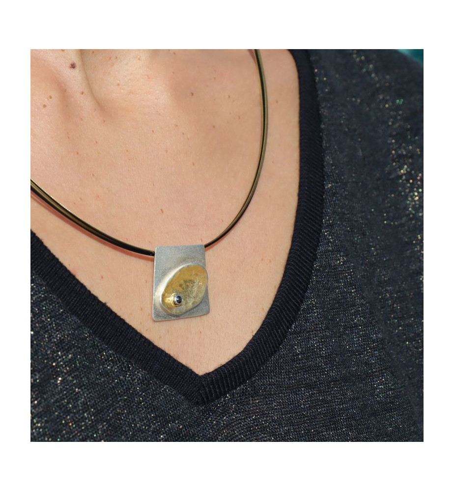 pendentif diamant noir femme