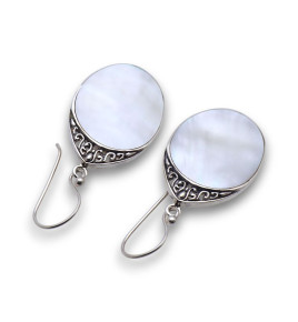nacre boucles d oreilles