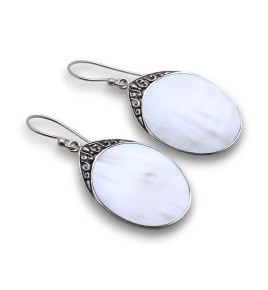 boucles pendantes nacre