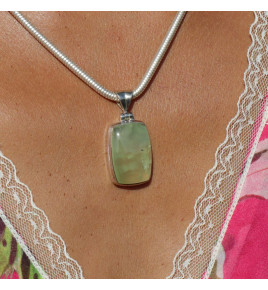 pendentif avec prehnite