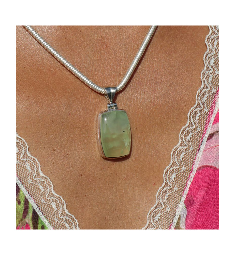 pendentif avec prehnite