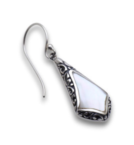 boucle nacre blanche