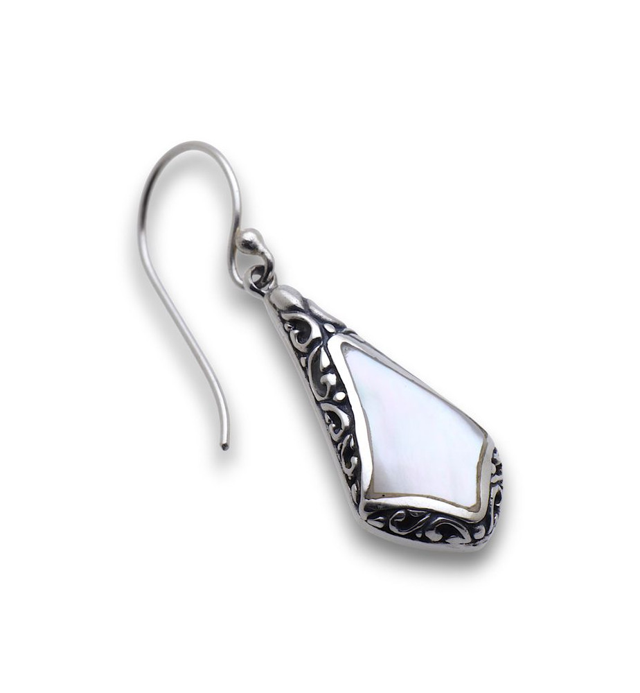 boucle nacre blanche