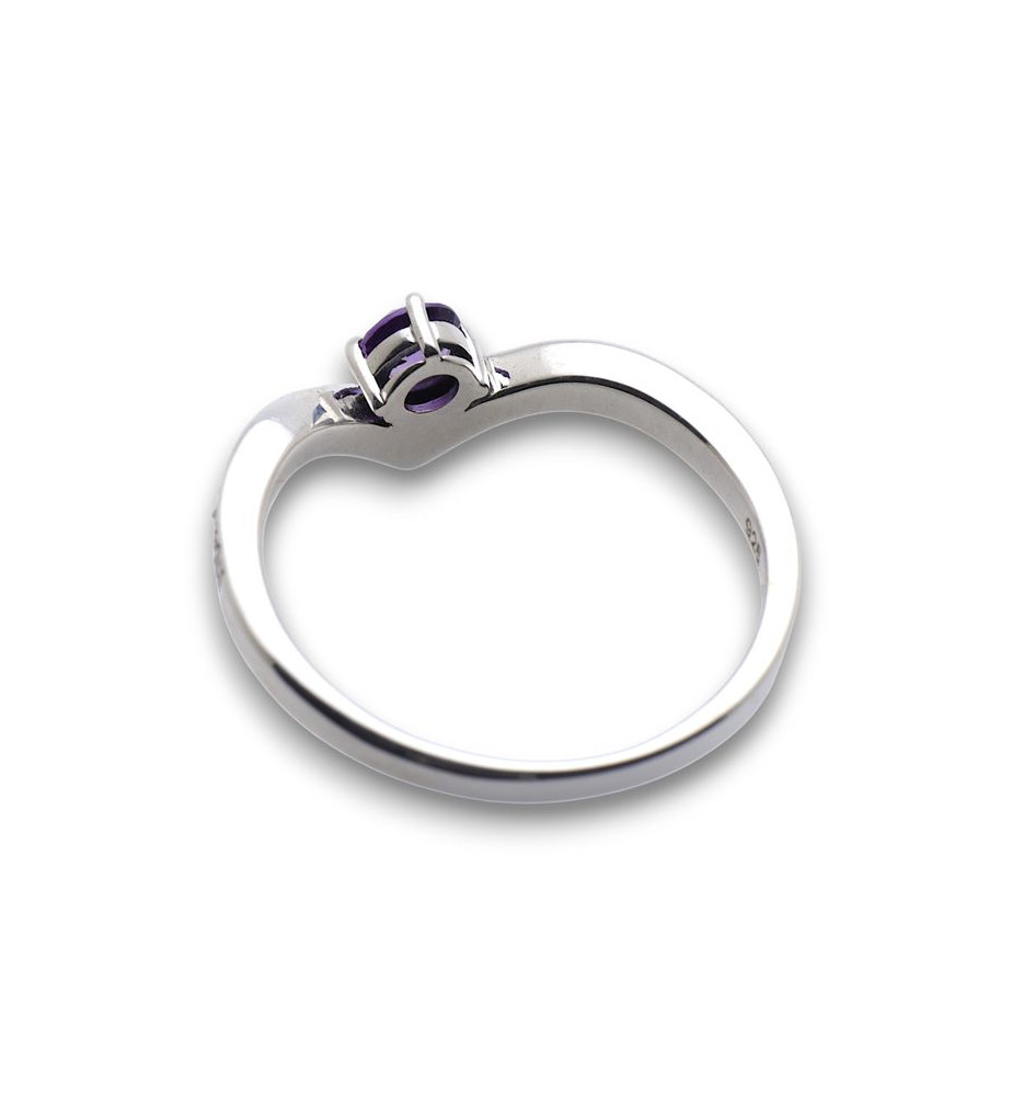 bague fine avec pierre