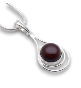 pendentif ambre rouge