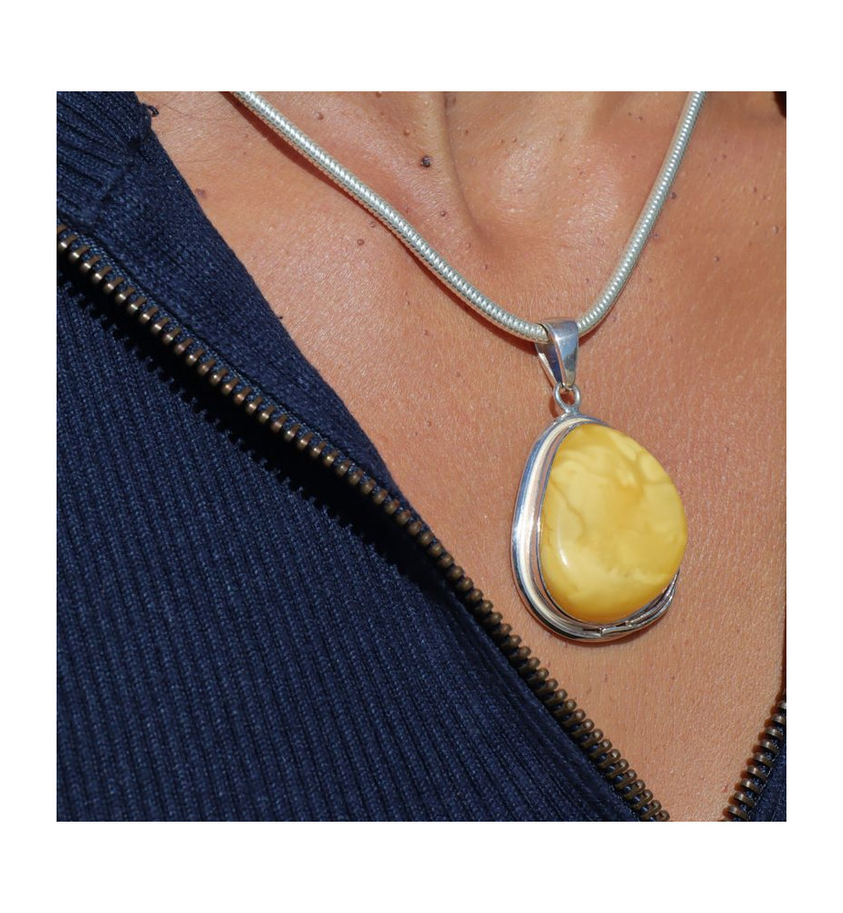 pendentif pierre ambre