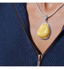 pendentif ambre jaune femme