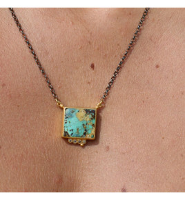 collier avec pendentif turquoise et diamants