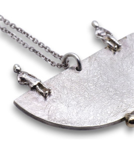 collier argent avec pendentif de création