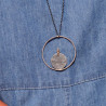 collier long argent pendentif globe terrestre