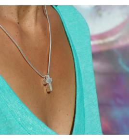 pendentif femme nacre