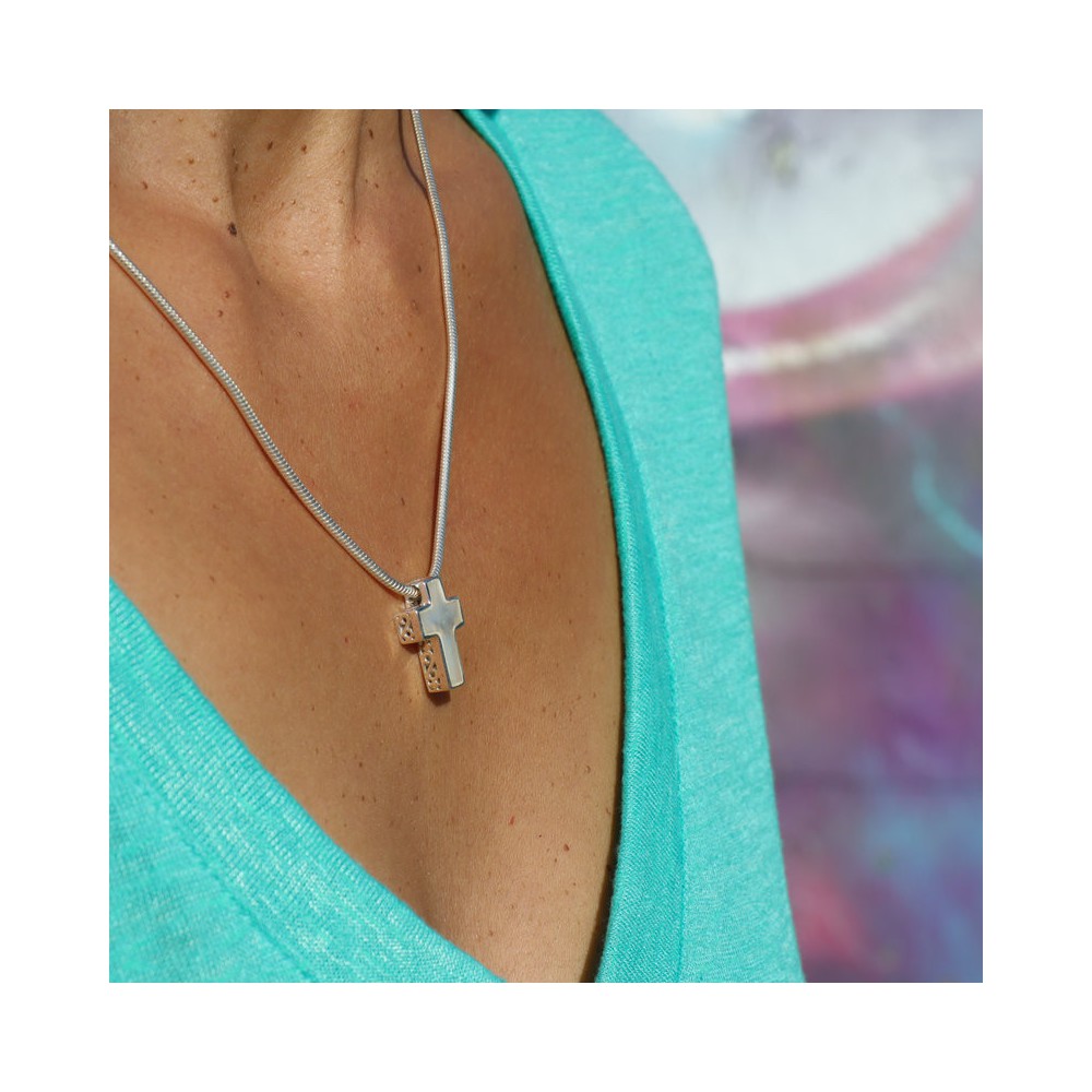 pendentif femme nacre