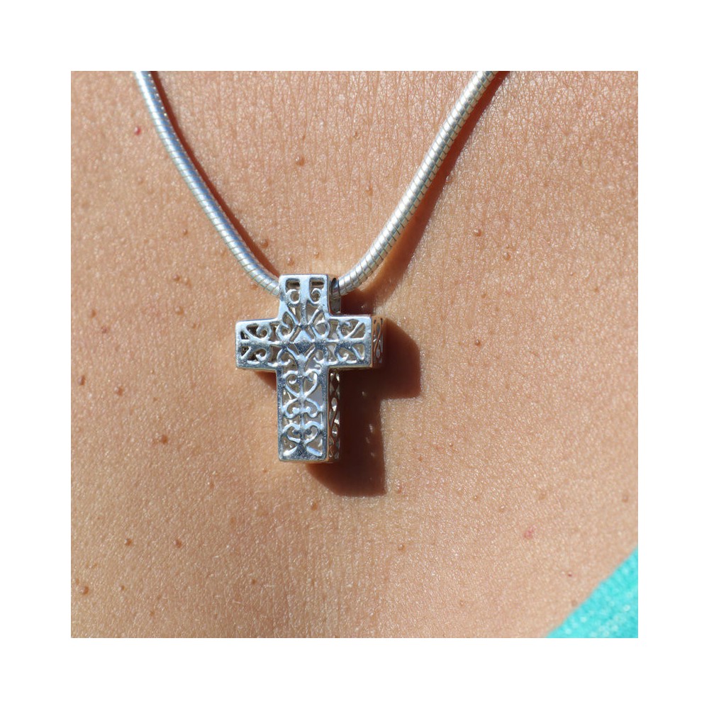 nacre blanche pendentif croix