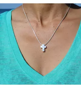 pendentif croix nacre blanche