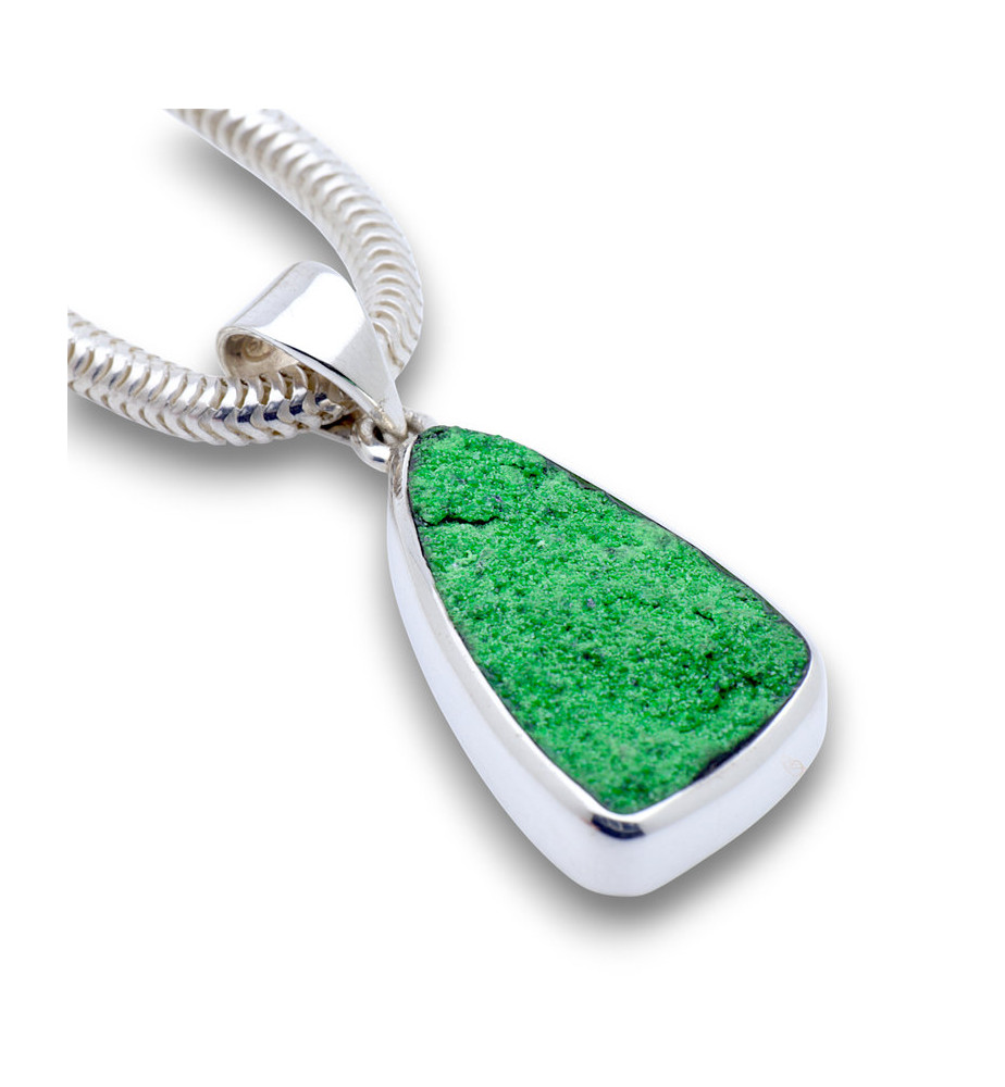 pendentif uvarovite