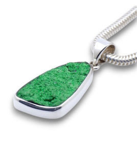 pendentif grenat uvarovite