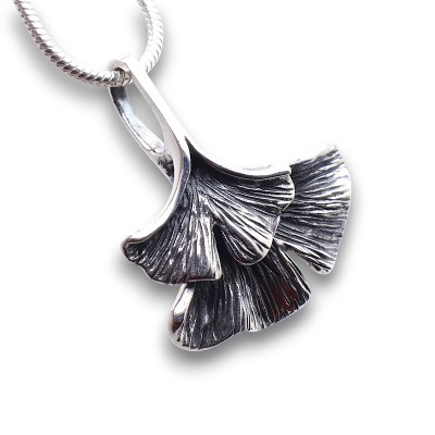 pendentif feuille de ginkgo biloba