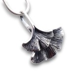 pendentif feuille de ginkgo biloba