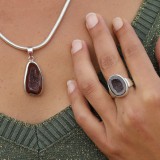 Pendentif en argent 925 serti d'une géode Tabasco naturelle