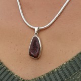 Pendentif en argent 925 serti d'une géode Tabasco naturelle