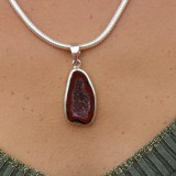 Pendentif en argent 925 serti d'une géode Tabasco naturelle