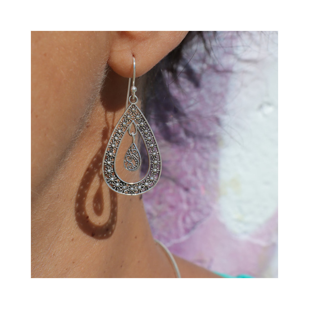 Boucles d'oreilles pendantes en argent sterling ciselé