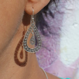 Boucles d'oreilles pendantes en argent sterling ciselé