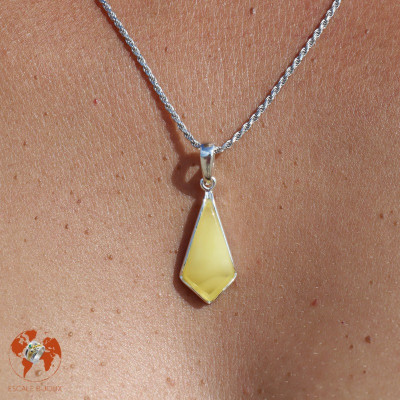pendentif ambre baltique