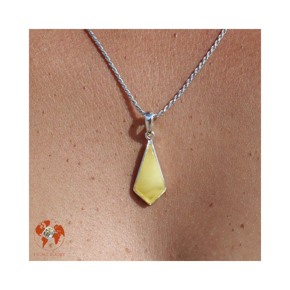 pendentif ambre baltique