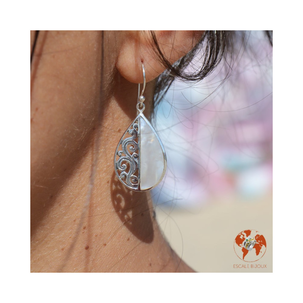 boucles d oreilles nacre blanche