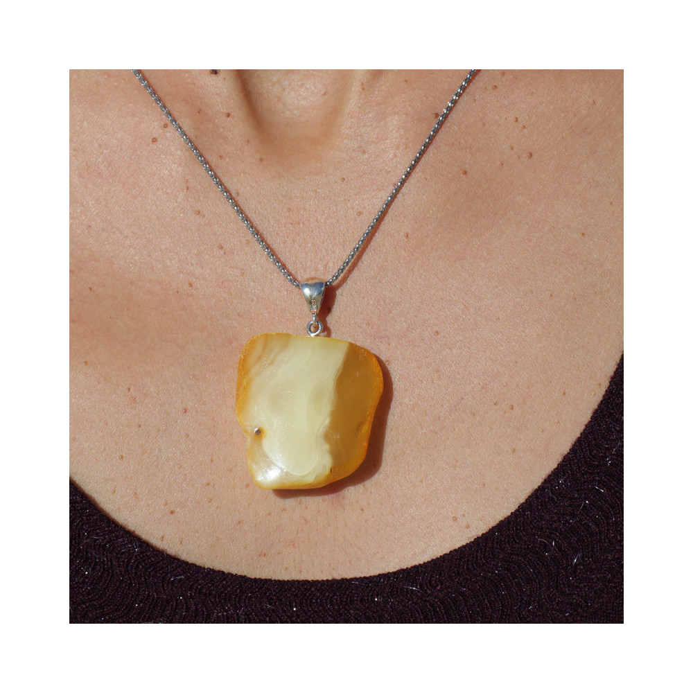 pendentif ambre jaune