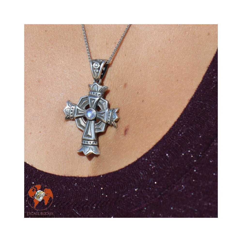 pendentif croix femme