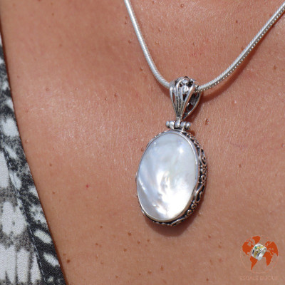 nacre blanche pendentif