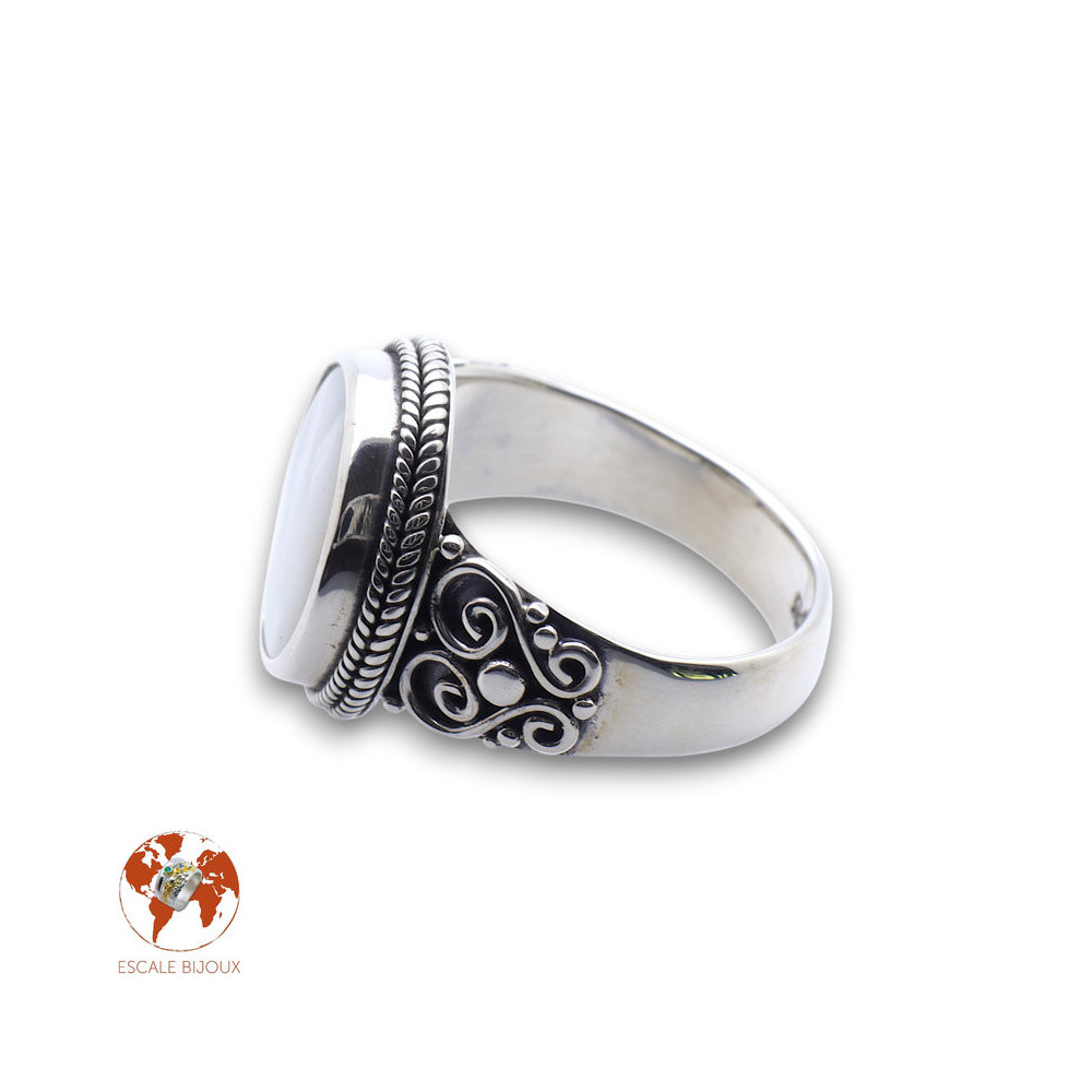 bague ronde nacre blanche