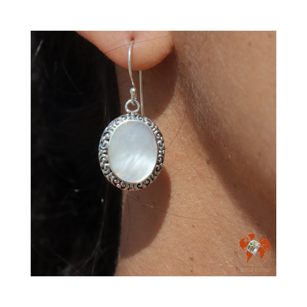 boucles d oreilles nacre blanche