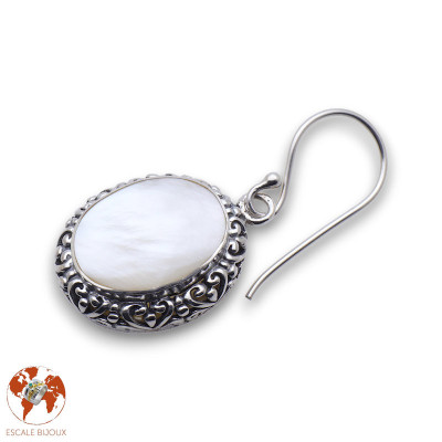 boucle nacre blanche