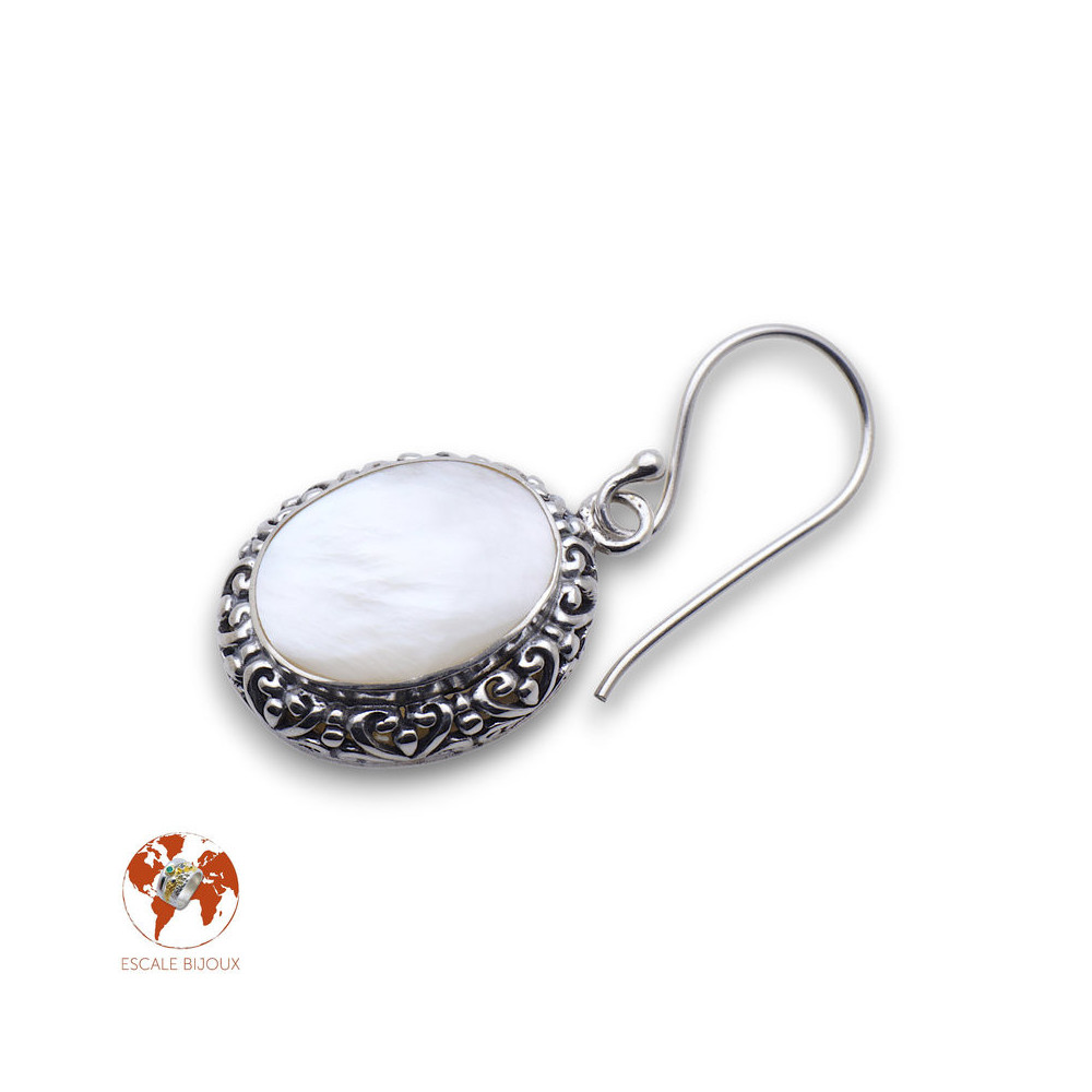 boucle nacre blanche