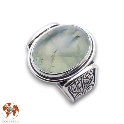 Bague en argent et préhnite avec motifs floraux