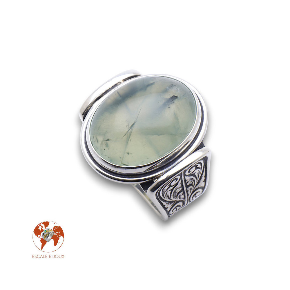 Bague en argent et préhnite avec motifs floraux