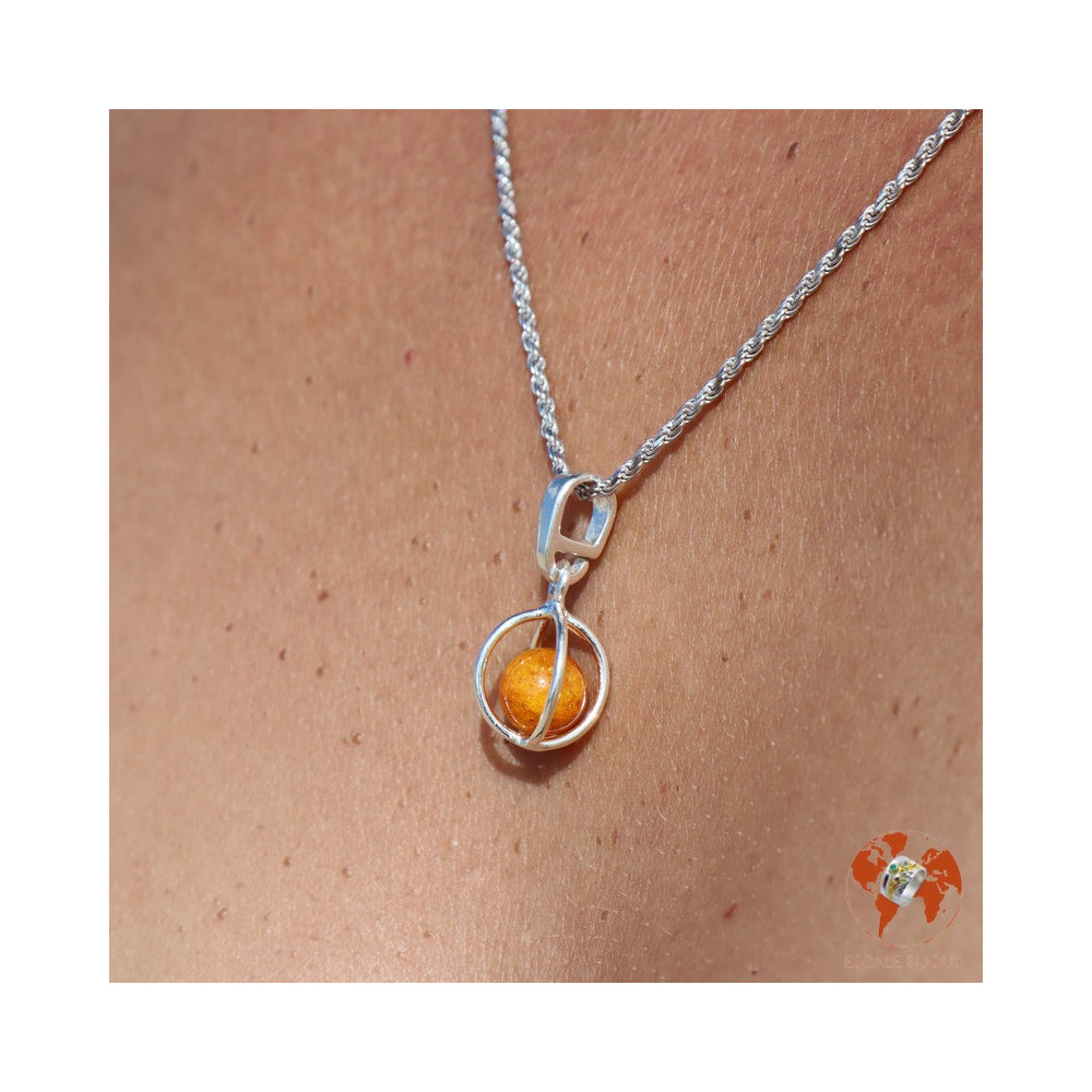 Petit pendentif en argent sterling et ambre orangé