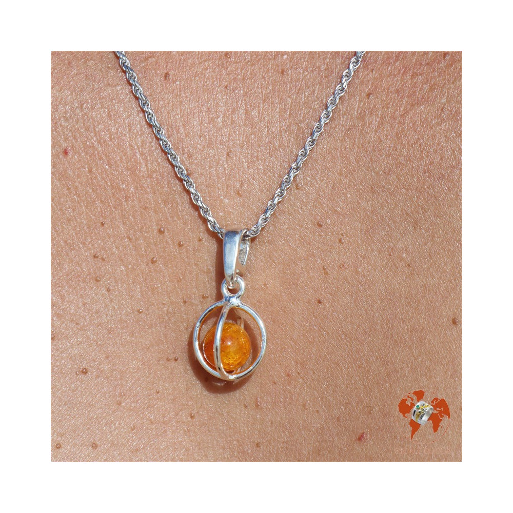 Petit pendentif en argent sterling et ambre orangé