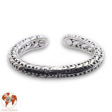bracelet jonc avec motif
