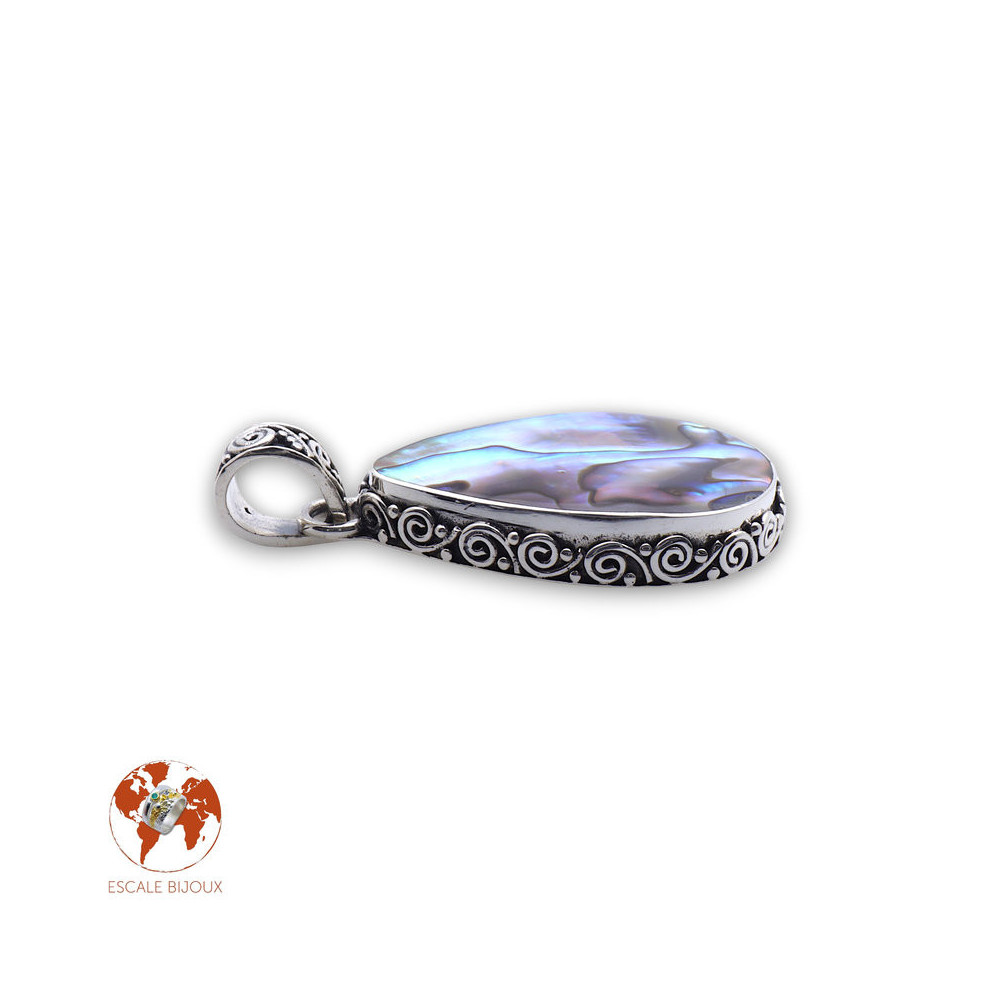 pendentif nacre bleu
