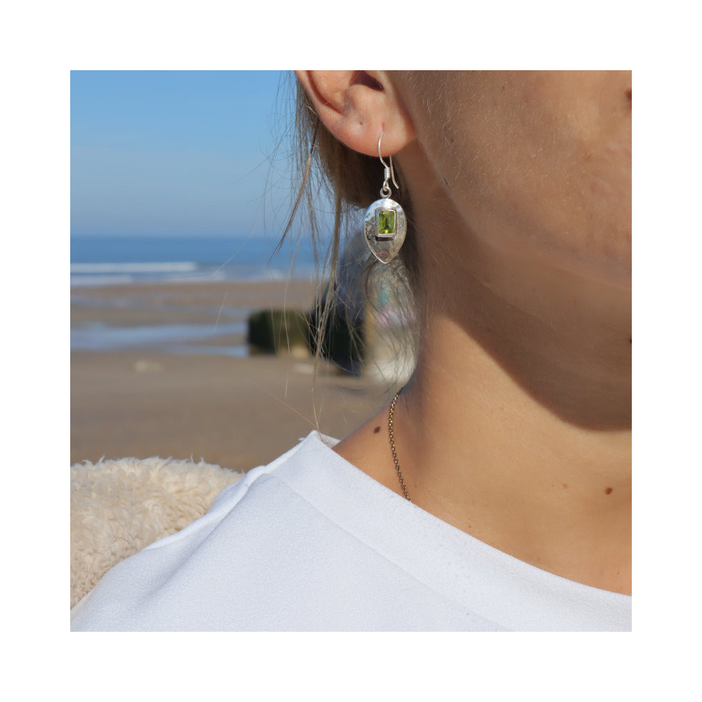 peridot boucle d oreille