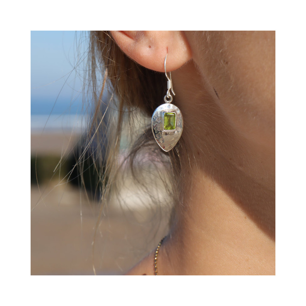 boucles d oreilles avec peridot