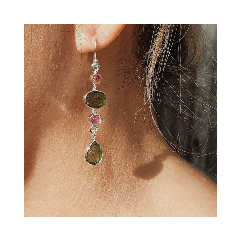 boucle d'oreille moldavite