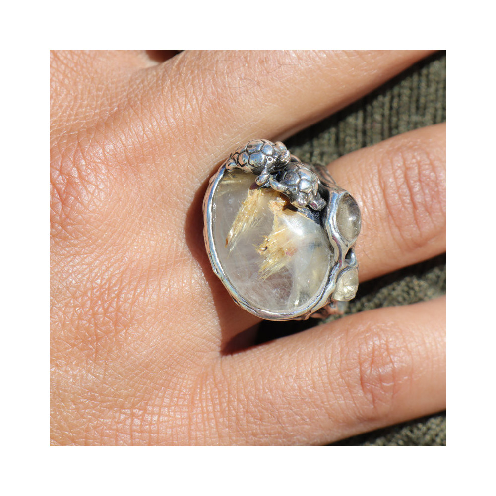 bague tortue argent et pierre gemme