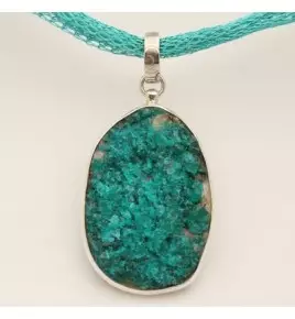 Pendentif argent et dioptase